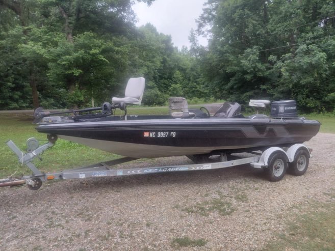 21ft Nitro Bass Boat & Trailer